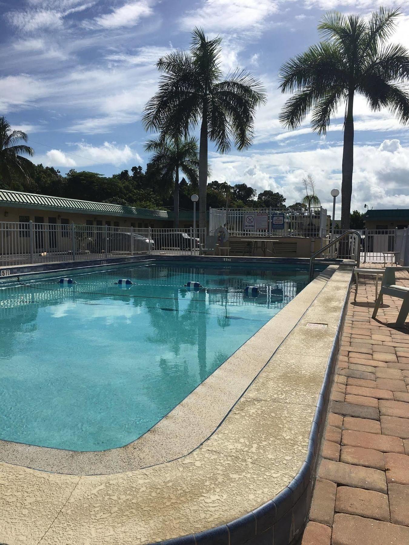 Golf View Motel Fort Myers Exterior photo